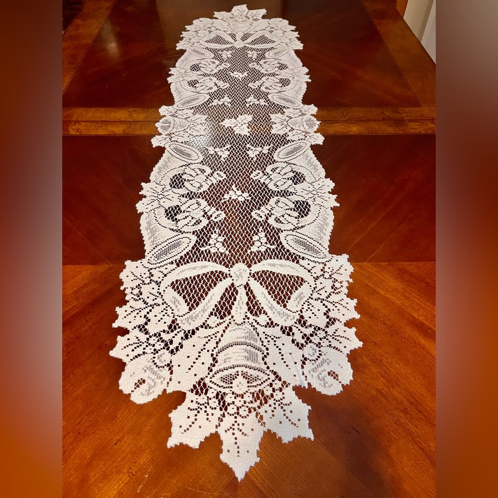 Beautiful vintage ivory holiday table runner. Ivory lace.